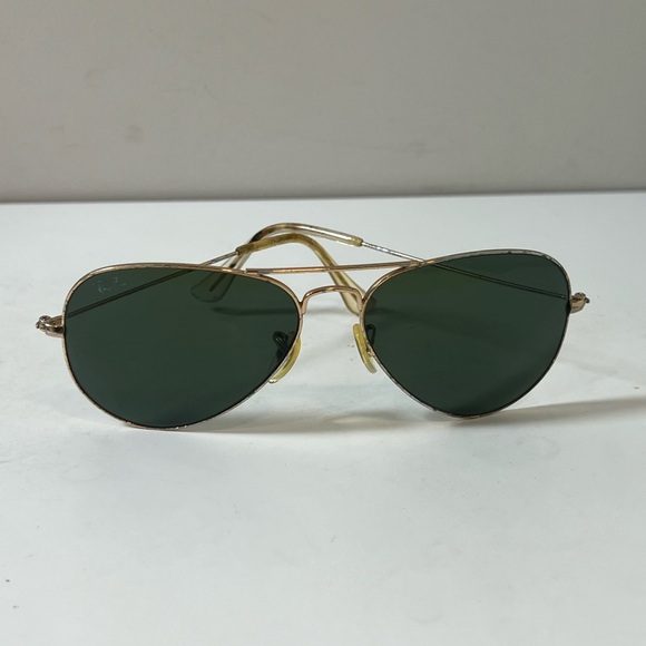 Vintage Unisex Ray-Ban Aviators Gold Frame Sunglasses with Dark Lenses - Picture 4 of 6